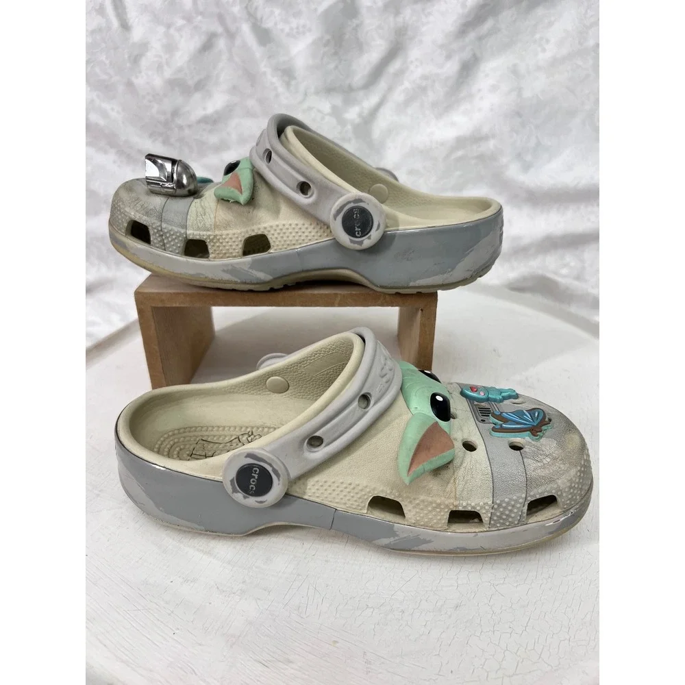 Crocs Kids Star Wars The Mandalorian Grogu Clogs Grey J2 Baby Yoda Jibbitz